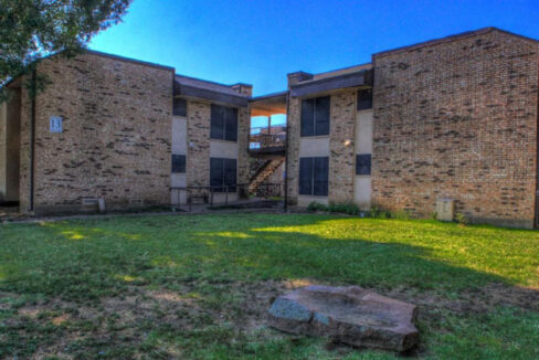 Basswood-Manor-Apartments